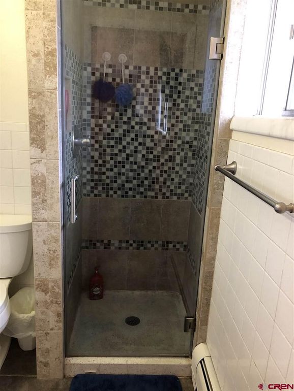 Master Shower of 441 S 7th Street, Montrose